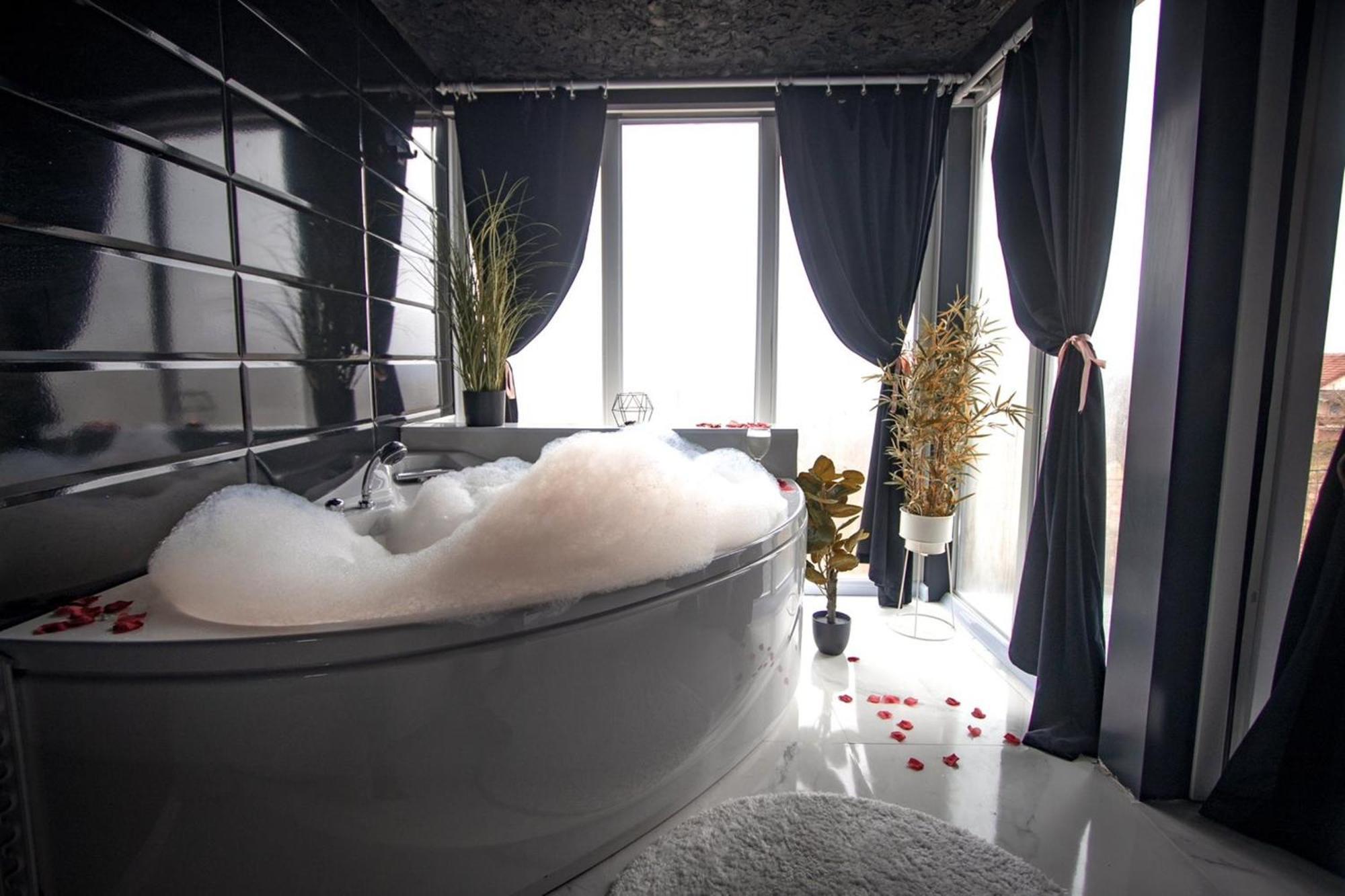 House Pool Jacuzzi Villa *